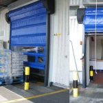 Интенсивная логистика: Эта высокоскоростные гибкие ворота Nergeco защищают складские помещения